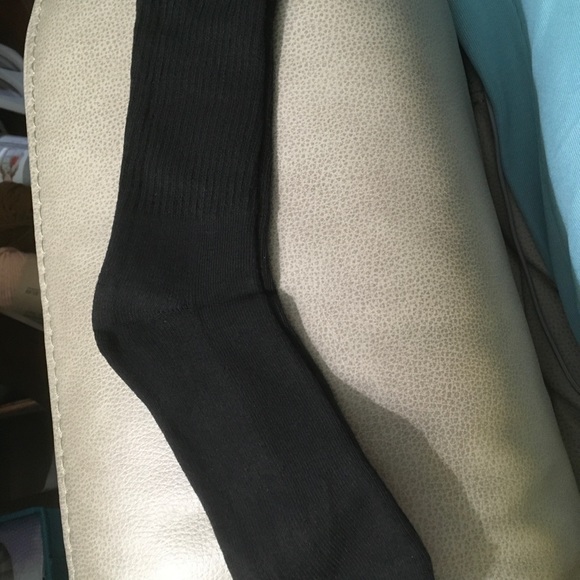 7 pairs Black Crew Sox - Picture 3 of 3